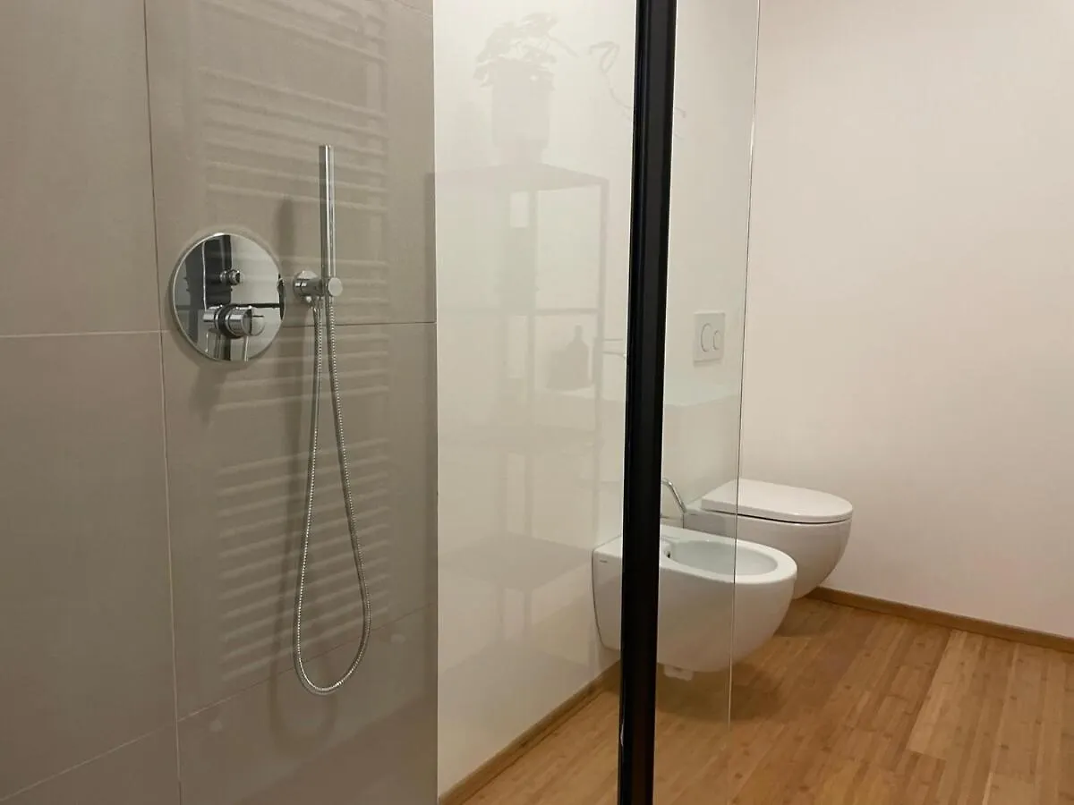 Eleganza Milanese Near Duomo & Metro Apartment Italy