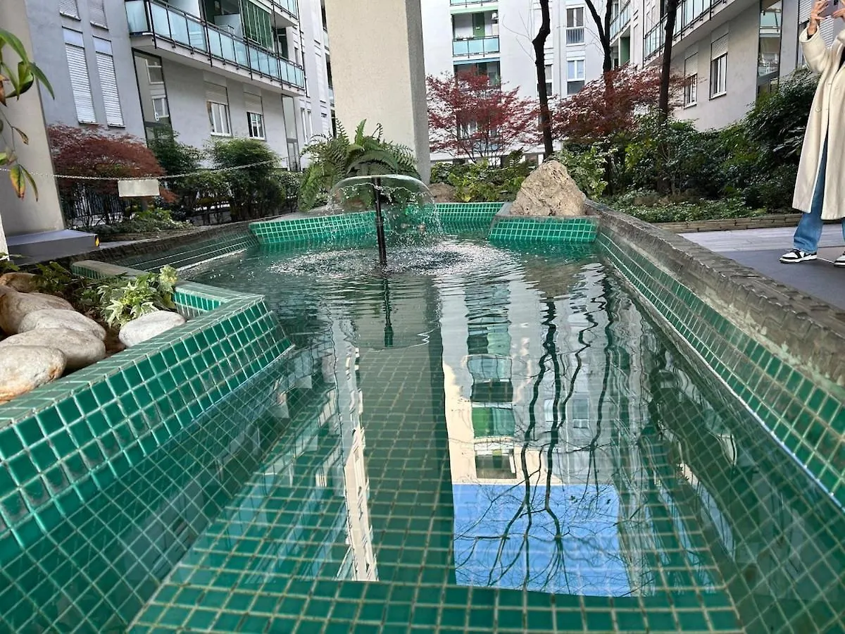 Eleganza Milanese Near Duomo & Metro Daire 0*, Milano